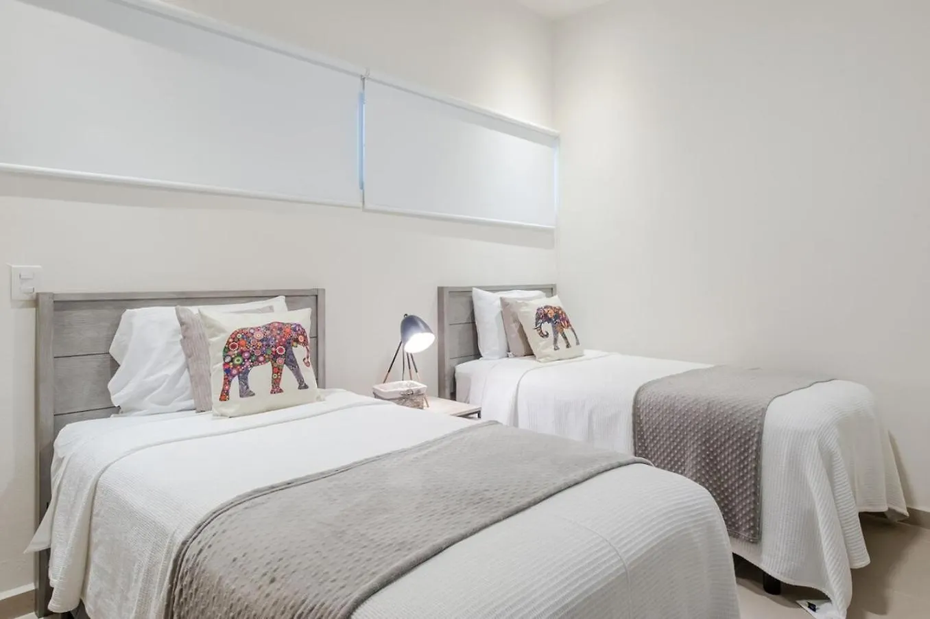 Workation Paradise Gated, Wifi 500Mb, Gym, Pool Playa del Carmen